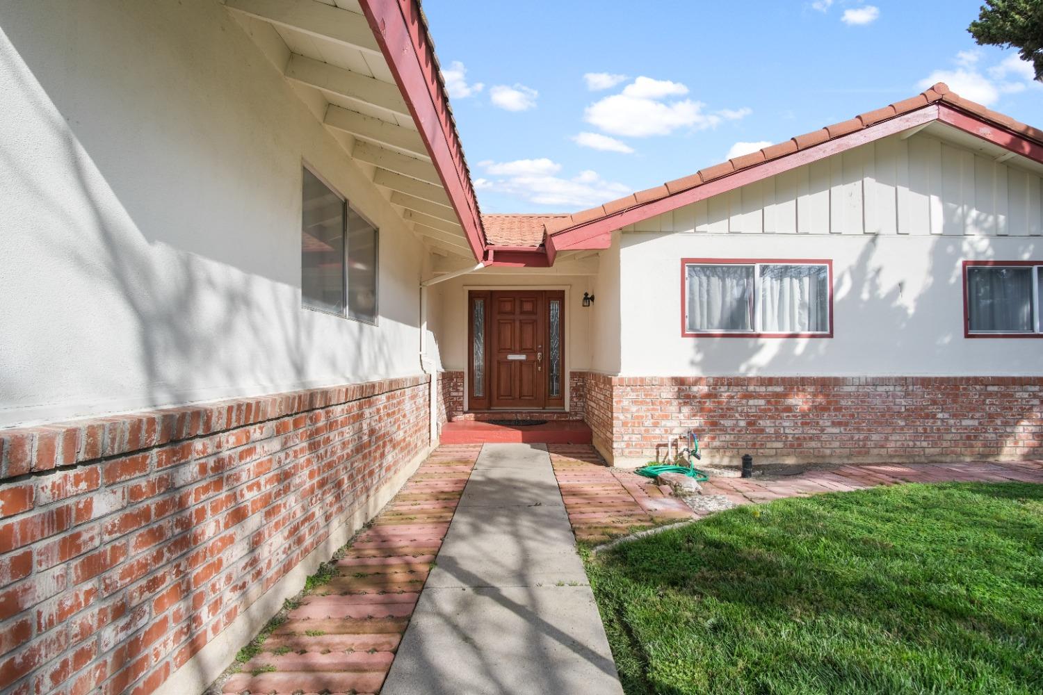 Detail Gallery Image 1 of 1 For 317 Derecho Way, Tracy,  CA 95376 - 3 Beds | 2 Baths
