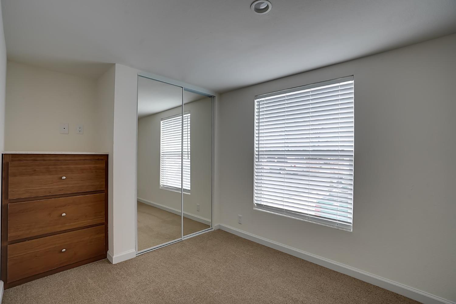 Detail Gallery Image 11 of 17 For 1651 S Cherokee Ln 22, Lodi,  CA 95240 - 1 Beds | 1 Baths