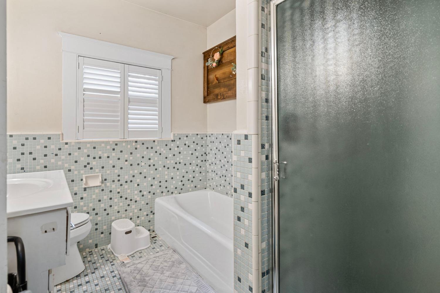 Detail Gallery Image 16 of 27 For 1014 W Vernal Way, Stockton,  CA 95203 - 3 Beds | 1/1 Baths
