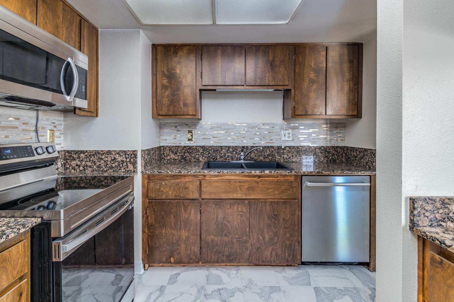 Detail Gallery Image 7 of 21 For 500 N St #1108,  Sacramento,  CA 95814 - 2 Beds | 2 Baths