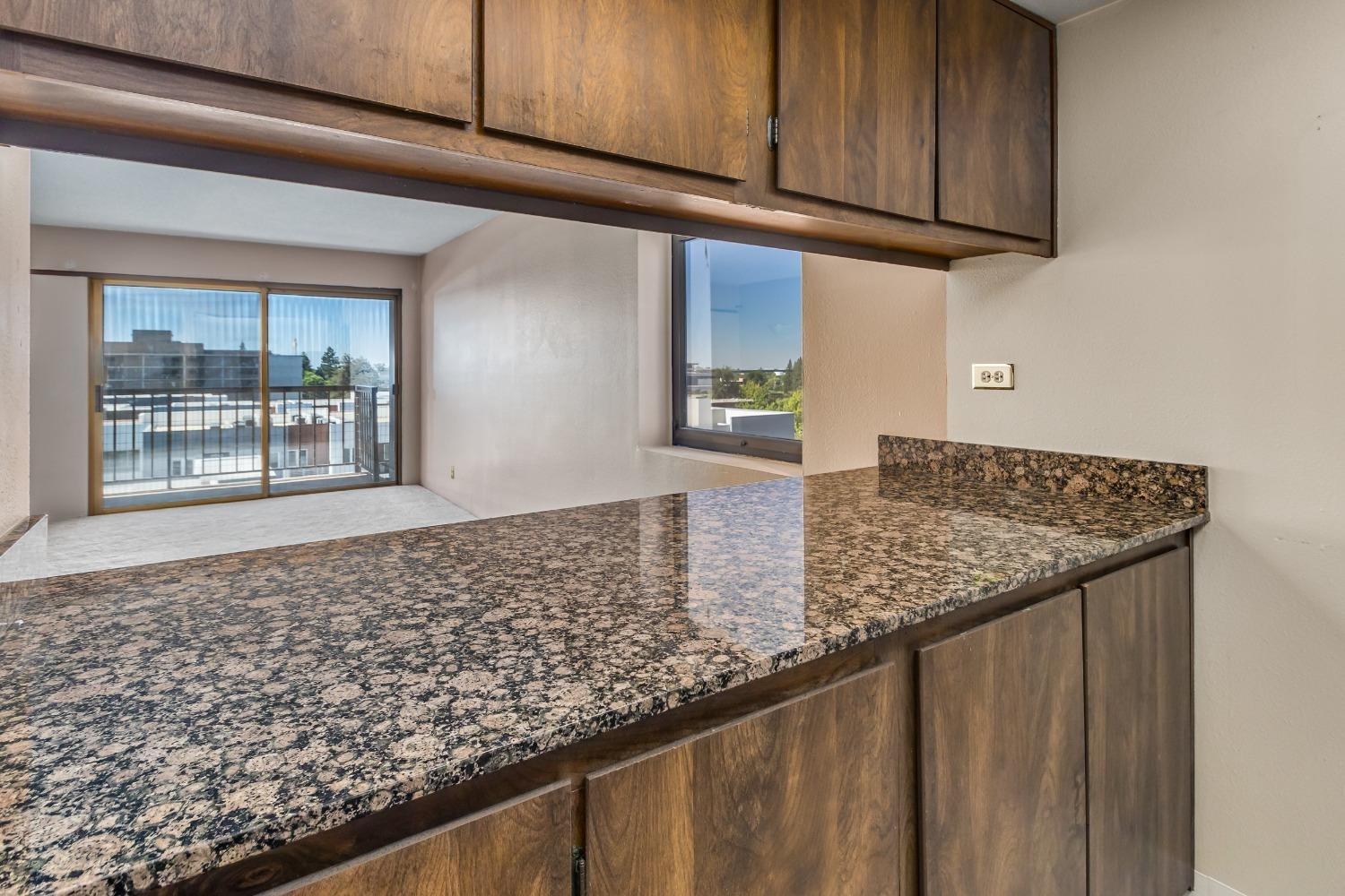 Detail Gallery Image 8 of 21 For 500 N St #1108,  Sacramento,  CA 95814 - 2 Beds | 2 Baths