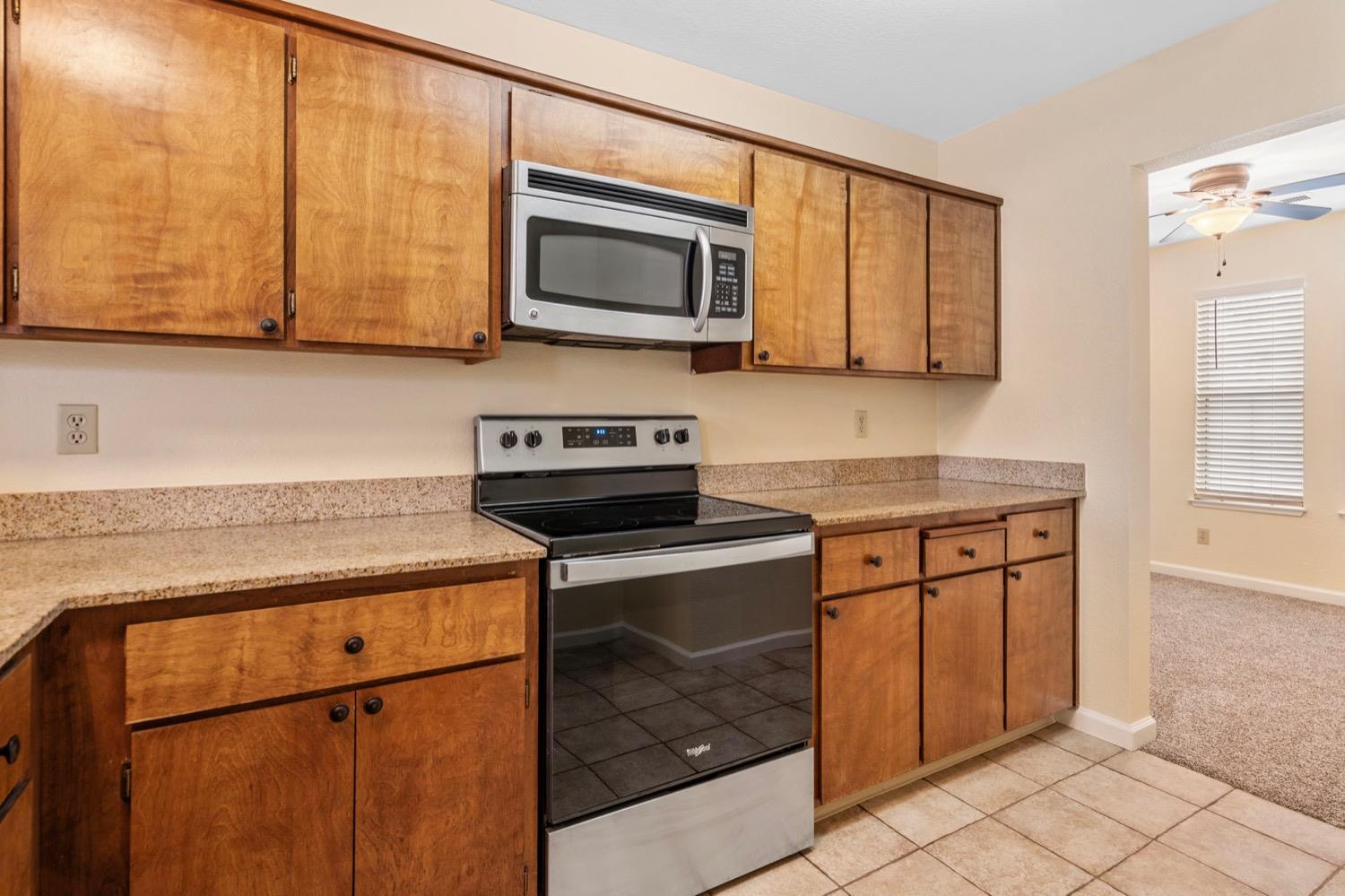 Detail Gallery Image 8 of 55 For 2400 Eilers Ln #1902,  Lodi,  CA 95242 - 2 Beds | 2 Baths