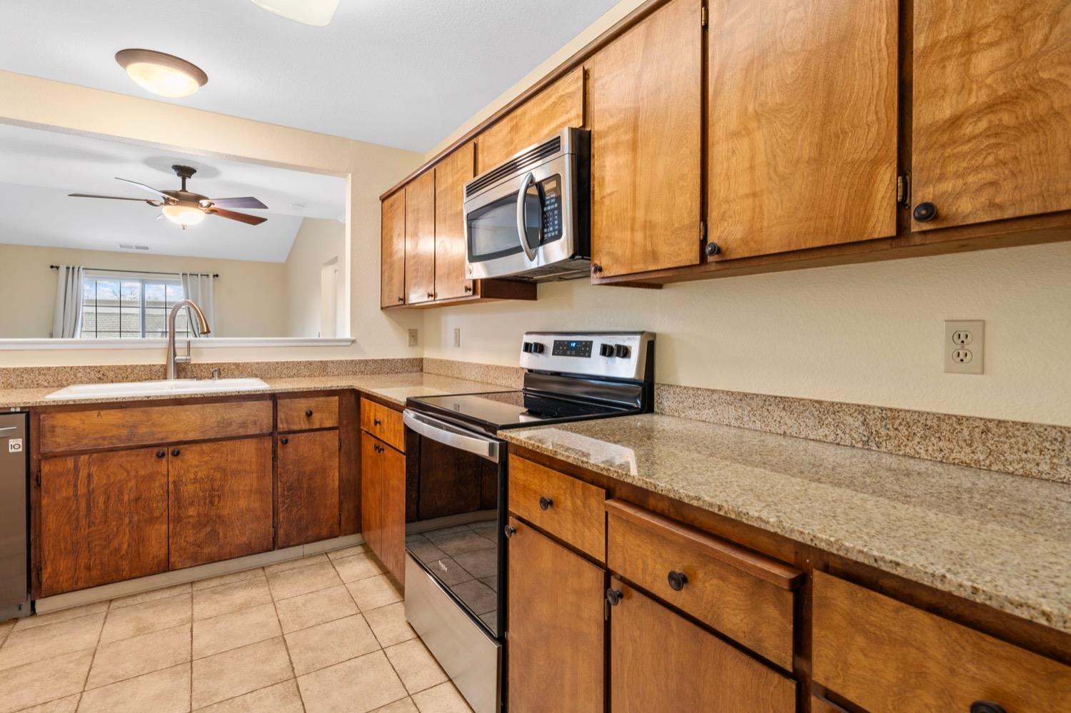 Detail Gallery Image 11 of 55 For 2400 Eilers Ln #1902,  Lodi,  CA 95242 - 2 Beds | 2 Baths