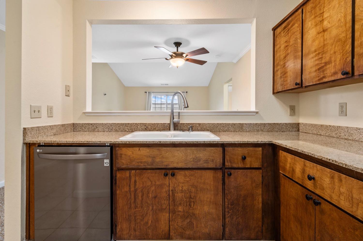 Detail Gallery Image 13 of 55 For 2400 Eilers Ln #1902,  Lodi,  CA 95242 - 2 Beds | 2 Baths