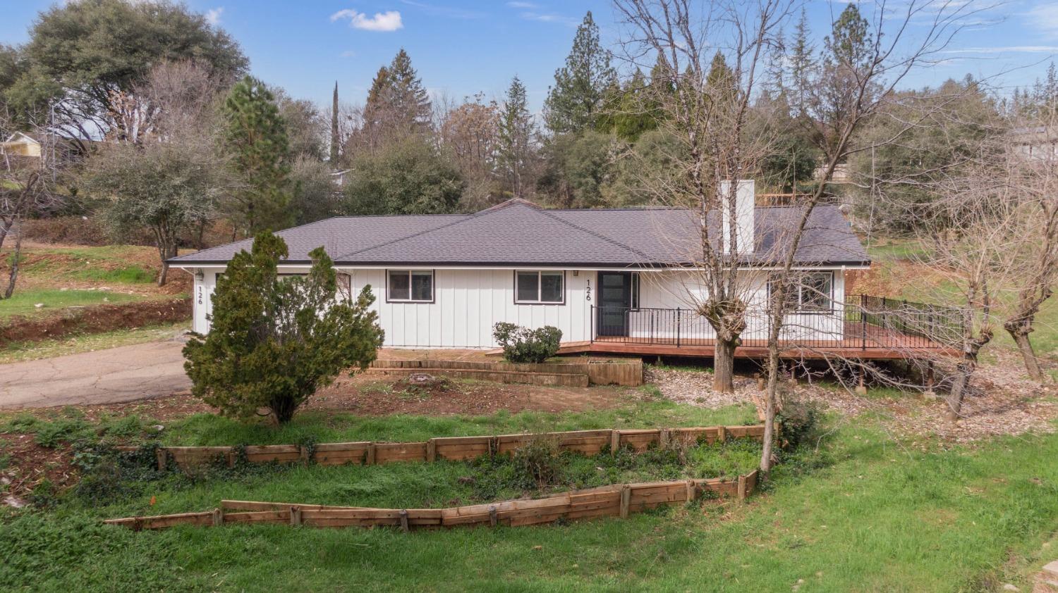 Photo of 126 Apple Blossom Dr in Murphys, CA
