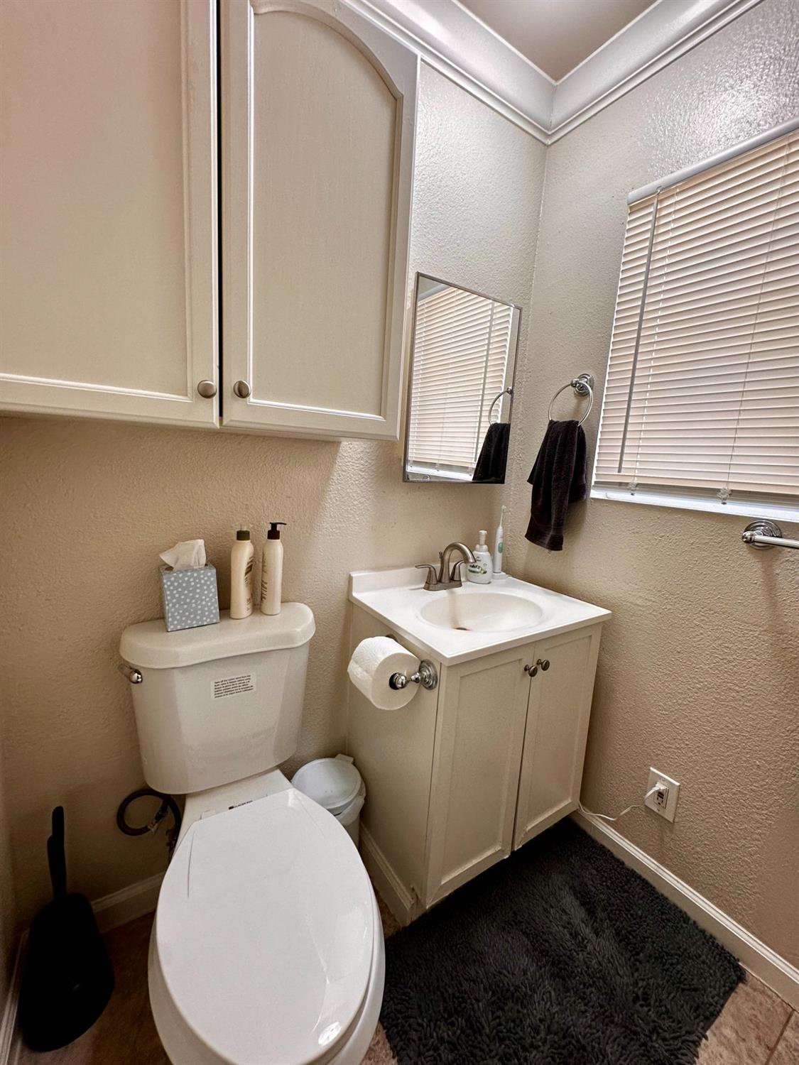 Detail Gallery Image 11 of 14 For 710 E Ivy, Hanford,  CA 93230 - 2 Beds | 1 Baths