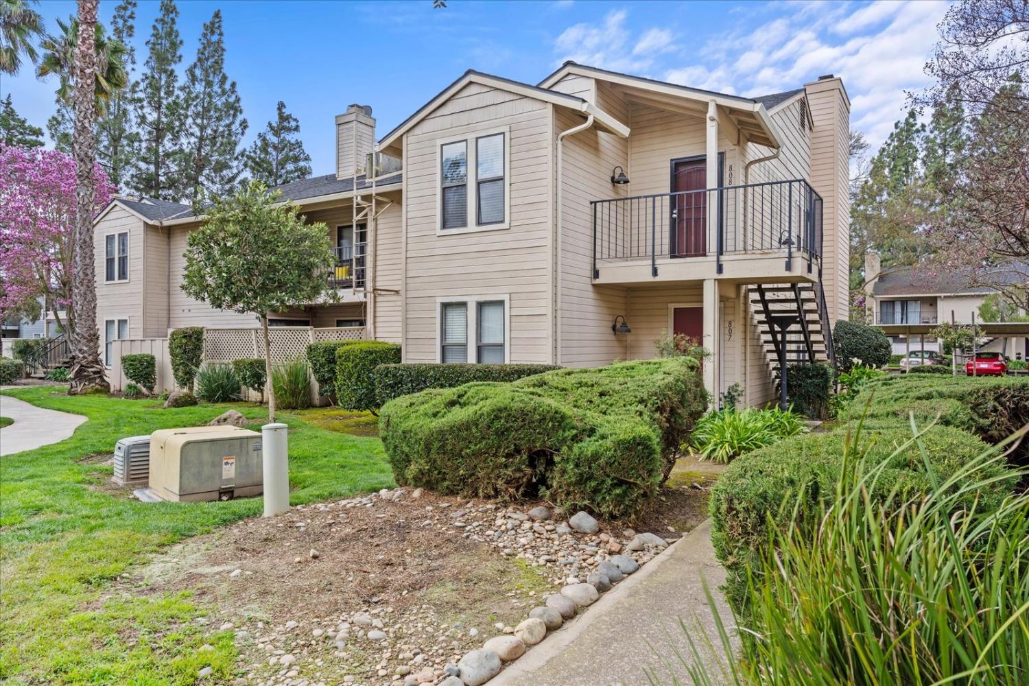 Detail Gallery Image 1 of 1 For 2401 Eilers Ln #808,  Lodi,  CA 95242 - 2 Beds | 2 Baths