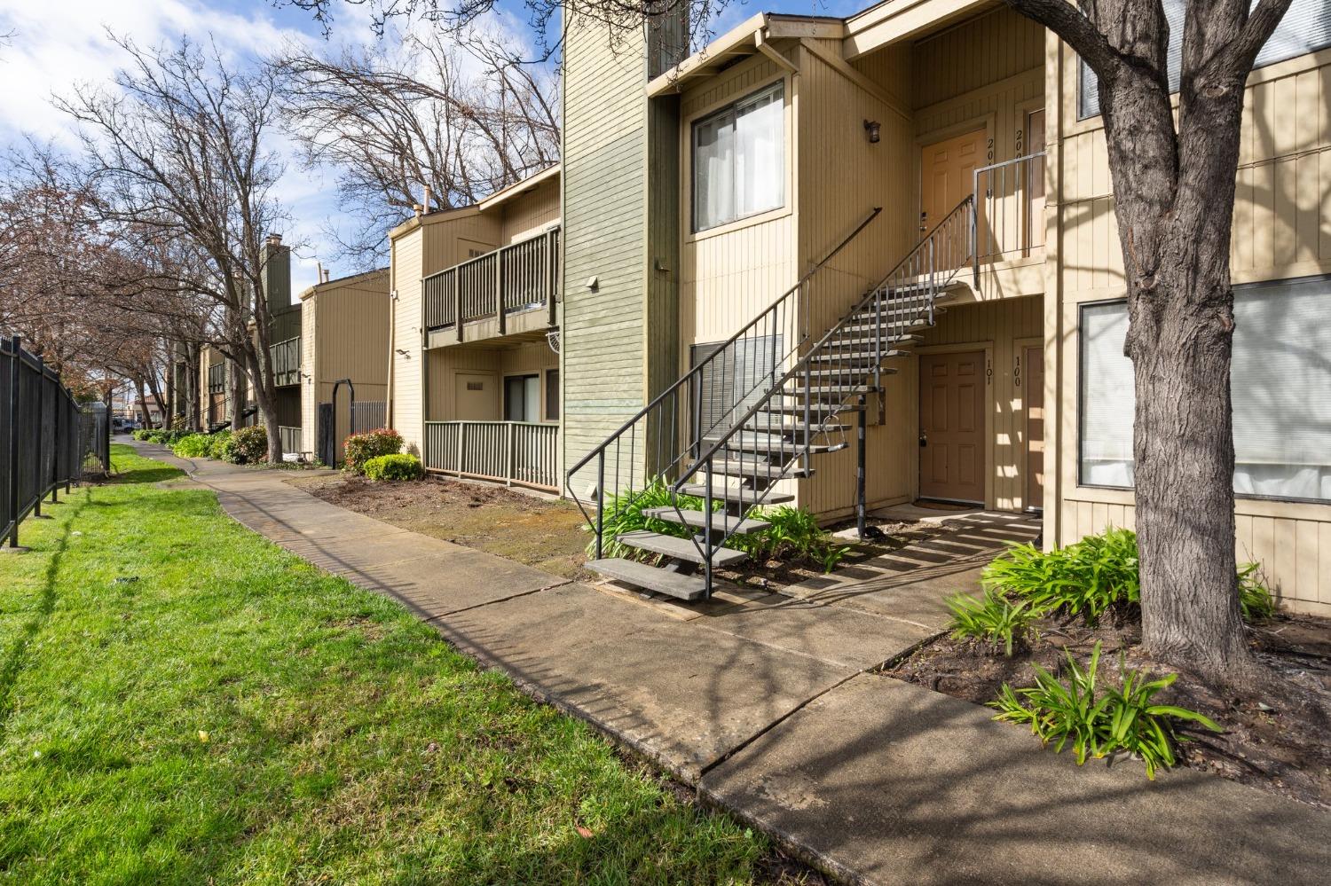 Photo of 3941 Madison Ave #101 in North Highlands, CA