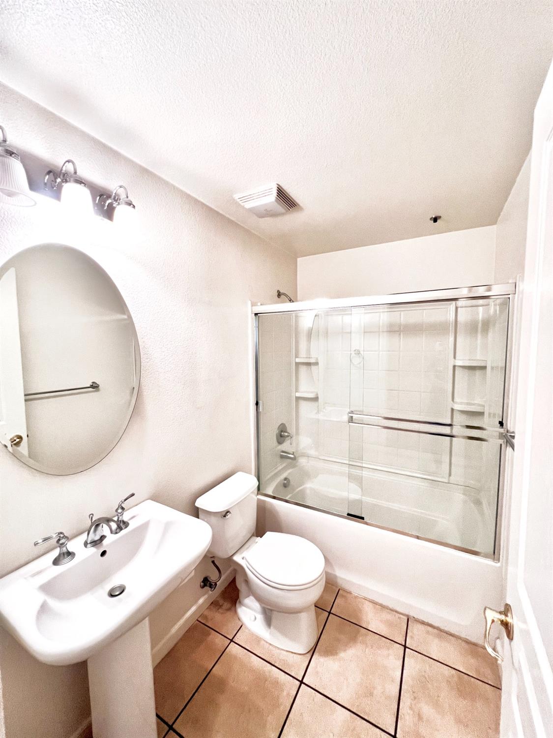 Detail Gallery Image 15 of 28 For 1360 Shady Ln #925,  Turlock,  CA 95382 - 2 Beds | 2 Baths