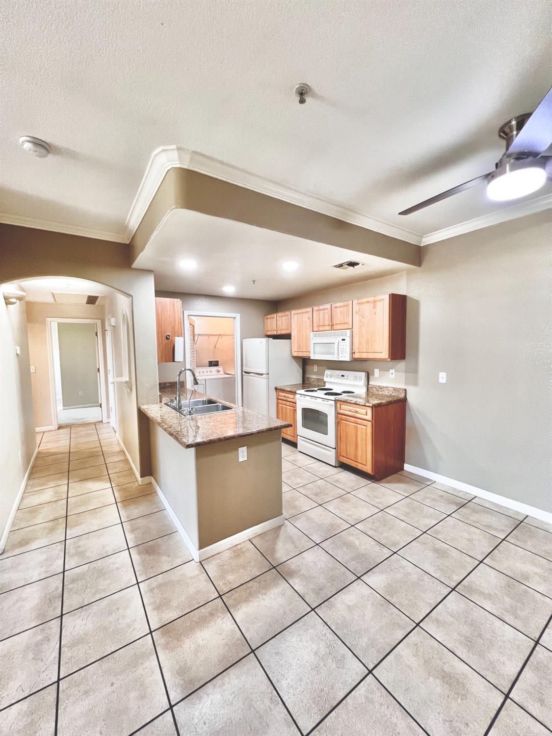 Detail Gallery Image 13 of 28 For 1360 Shady Ln #925,  Turlock,  CA 95382 - 2 Beds | 2 Baths