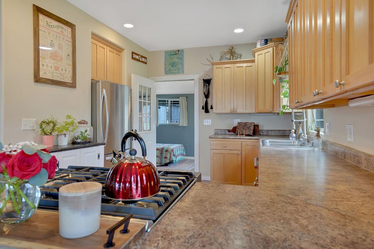 Detail Gallery Image 21 of 54 For 420 Sutter Hill Rd, Sutter Creek,  CA 95685 - 3 Beds | 1/1 Baths