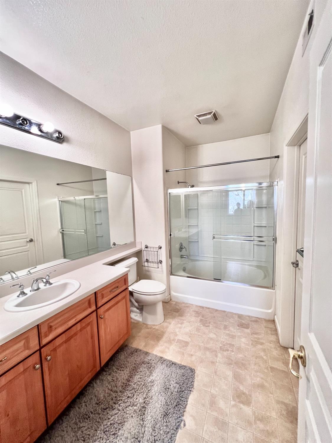 Detail Gallery Image 18 of 28 For 1360 Shady Ln #925,  Turlock,  CA 95382 - 2 Beds | 2 Baths