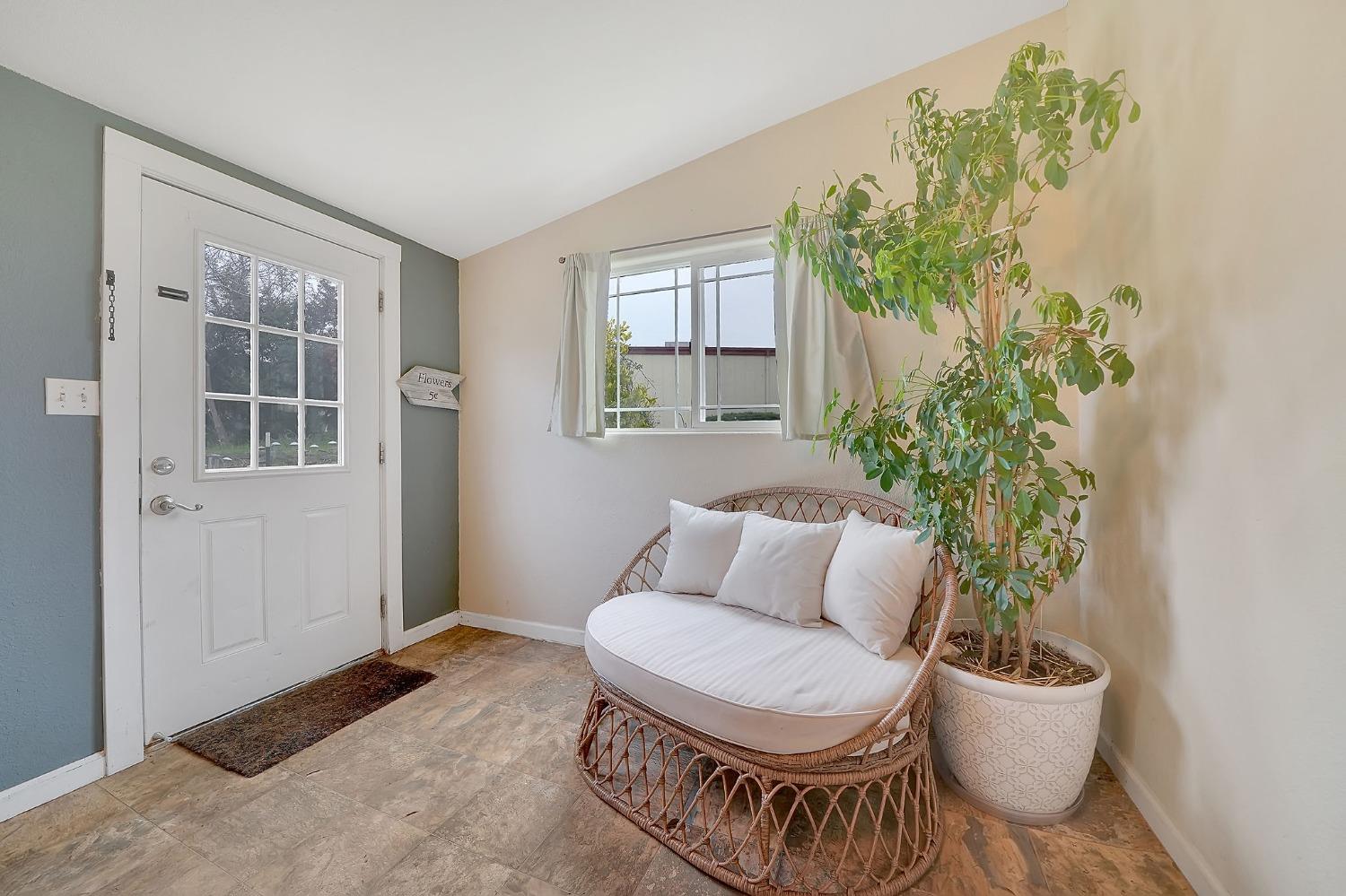 Detail Gallery Image 14 of 54 For 420 Sutter Hill Rd, Sutter Creek,  CA 95685 - 3 Beds | 1/1 Baths