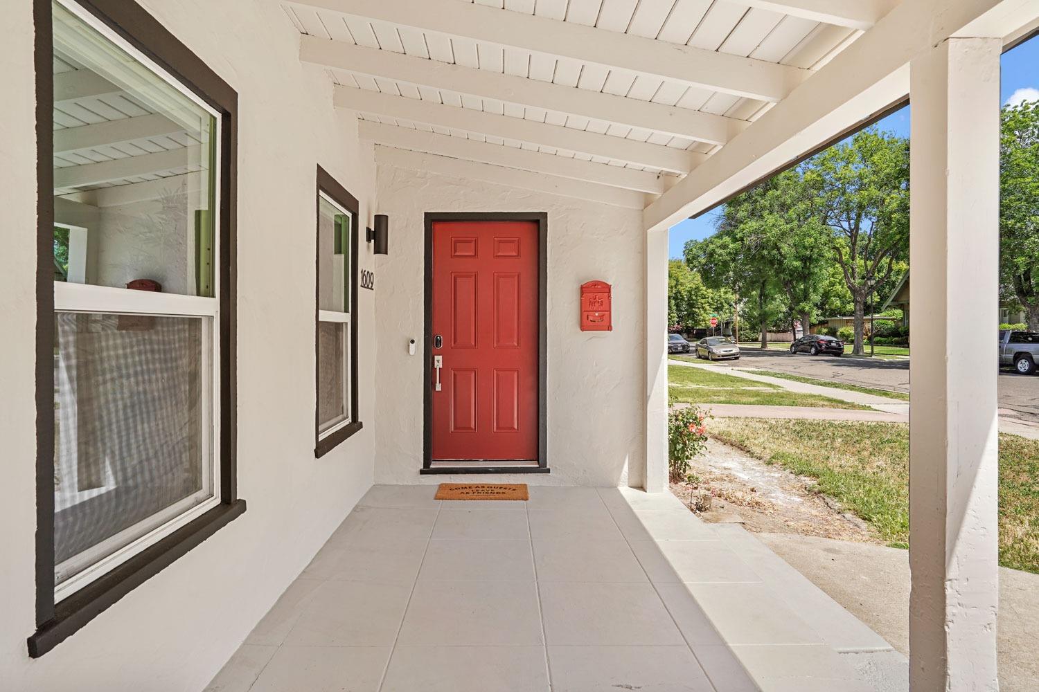 Detail Gallery Image 1 of 1 For 1609 N San Joaquin St, Stockton,  CA 95204 - 3 Beds | 2 Baths