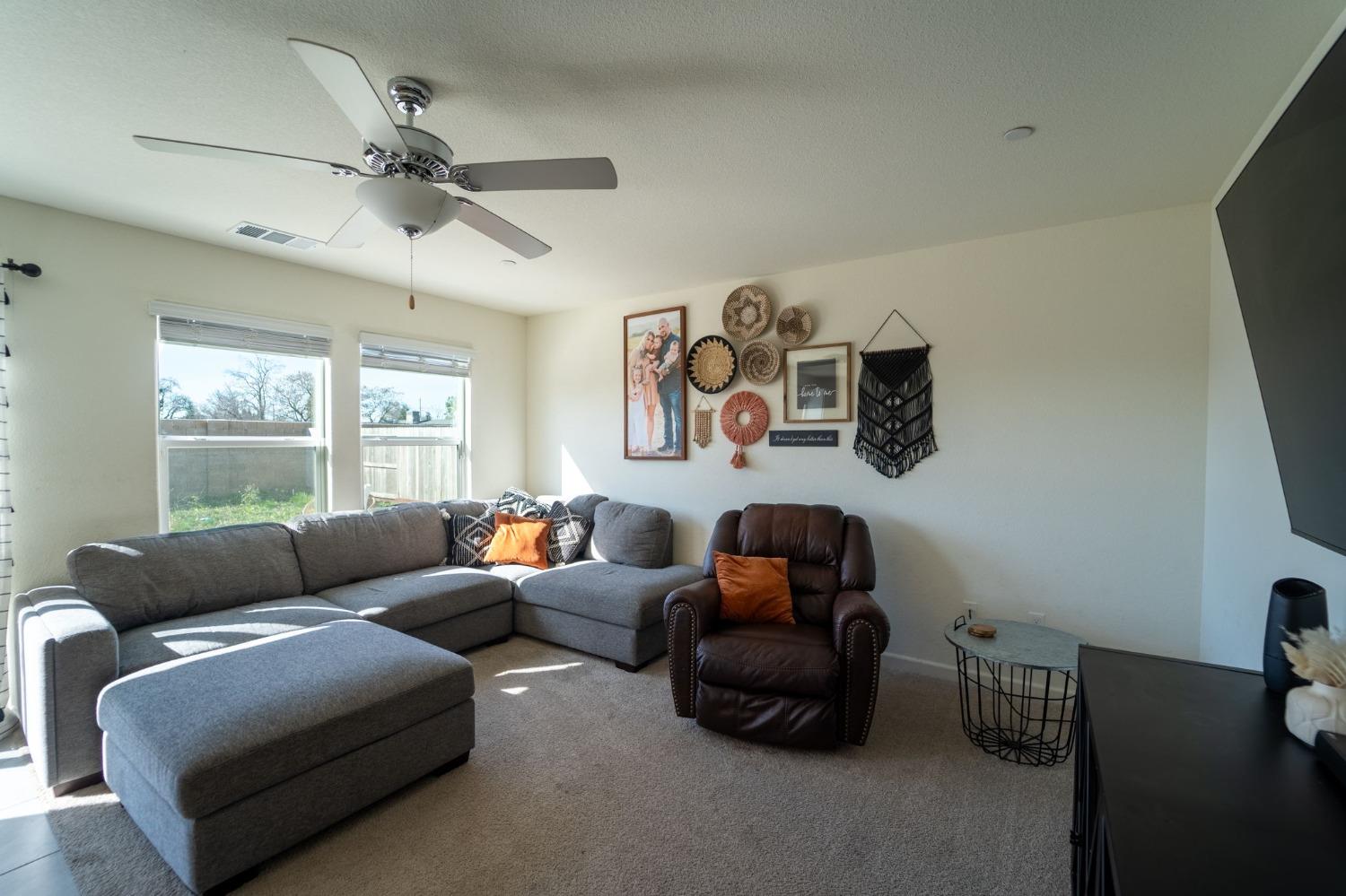 Detail Gallery Image 12 of 31 For 441 Stein Way, Waterford,  CA 95386 - 4 Beds | 2/1 Baths