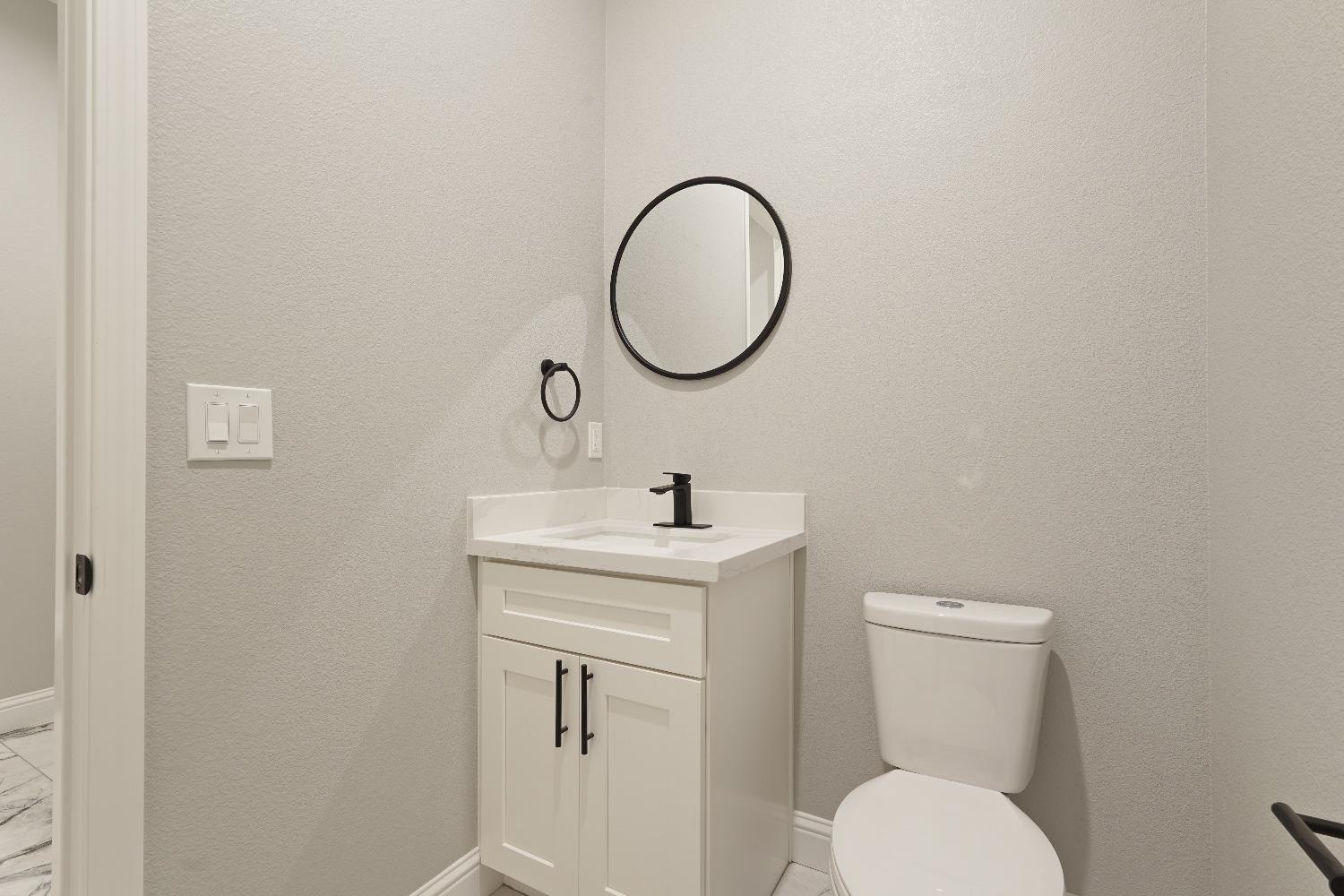 Detail Gallery Image 11 of 40 For 5828 E Cherokee Rd, Stockton,  CA 95215 - 3 Beds | 2/1 Baths
