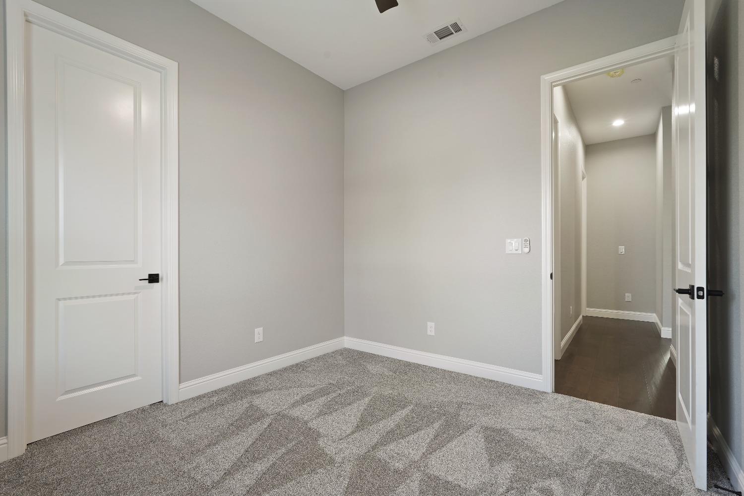Detail Gallery Image 6 of 40 For 5828 E Cherokee Rd, Stockton,  CA 95215 - 3 Beds | 2/1 Baths