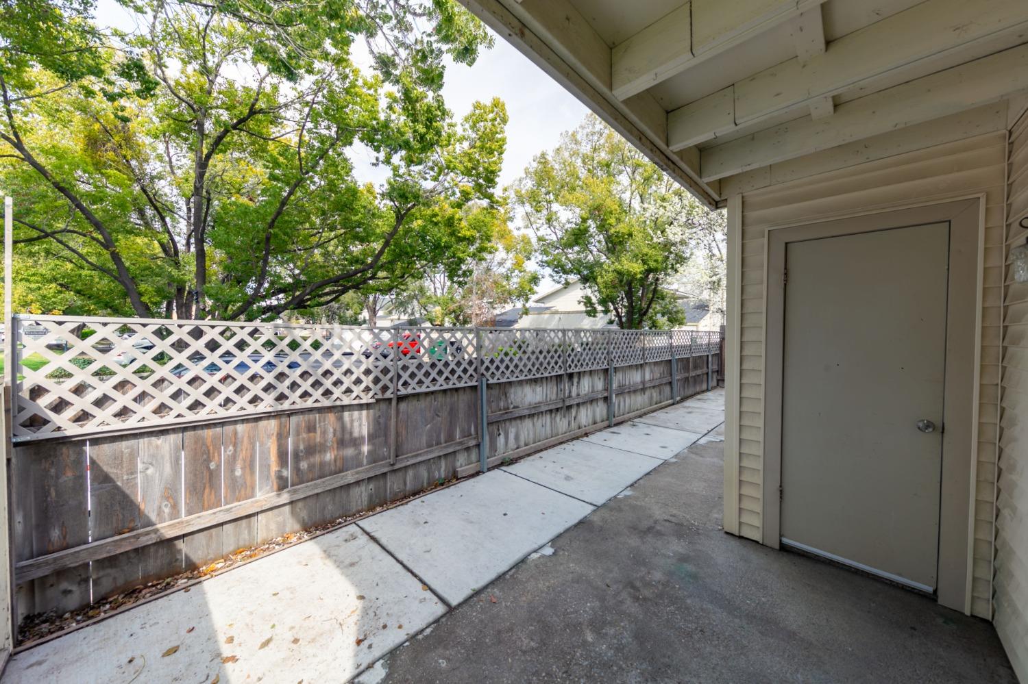 Detail Gallery Image 15 of 27 For 2524 Winchester Dr #1,  Lodi,  CA 95240 - 2 Beds | 1 Baths