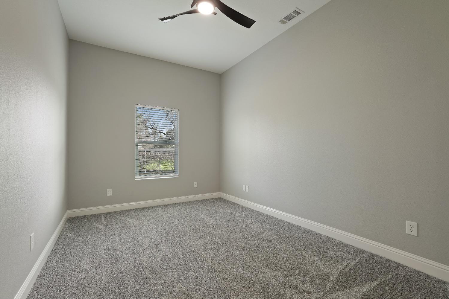 Detail Gallery Image 12 of 40 For 5828 E Cherokee Rd, Stockton,  CA 95215 - 3 Beds | 2/1 Baths