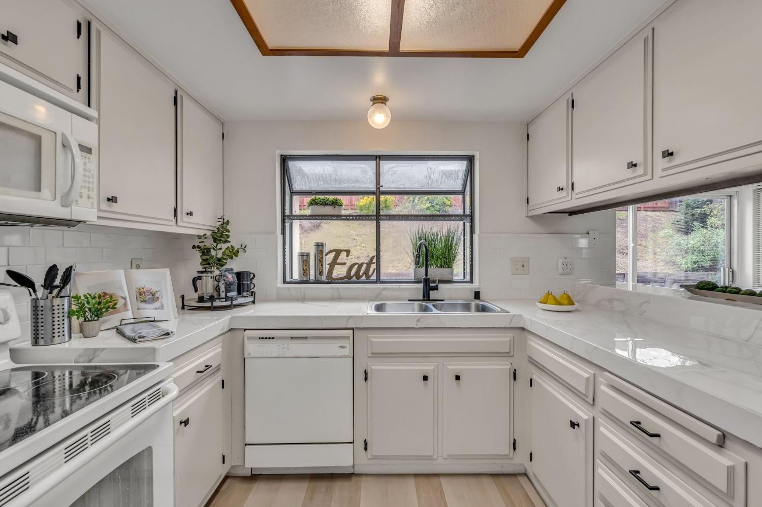 Maywood Way, Antioch, California image 19