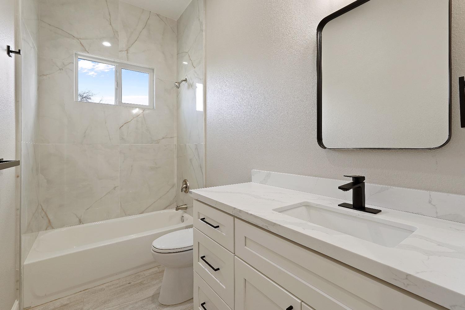 Detail Gallery Image 8 of 41 For 5774 E Cherokee Rd, Stockton,  CA 95215 - 3 Beds | 2/1 Baths