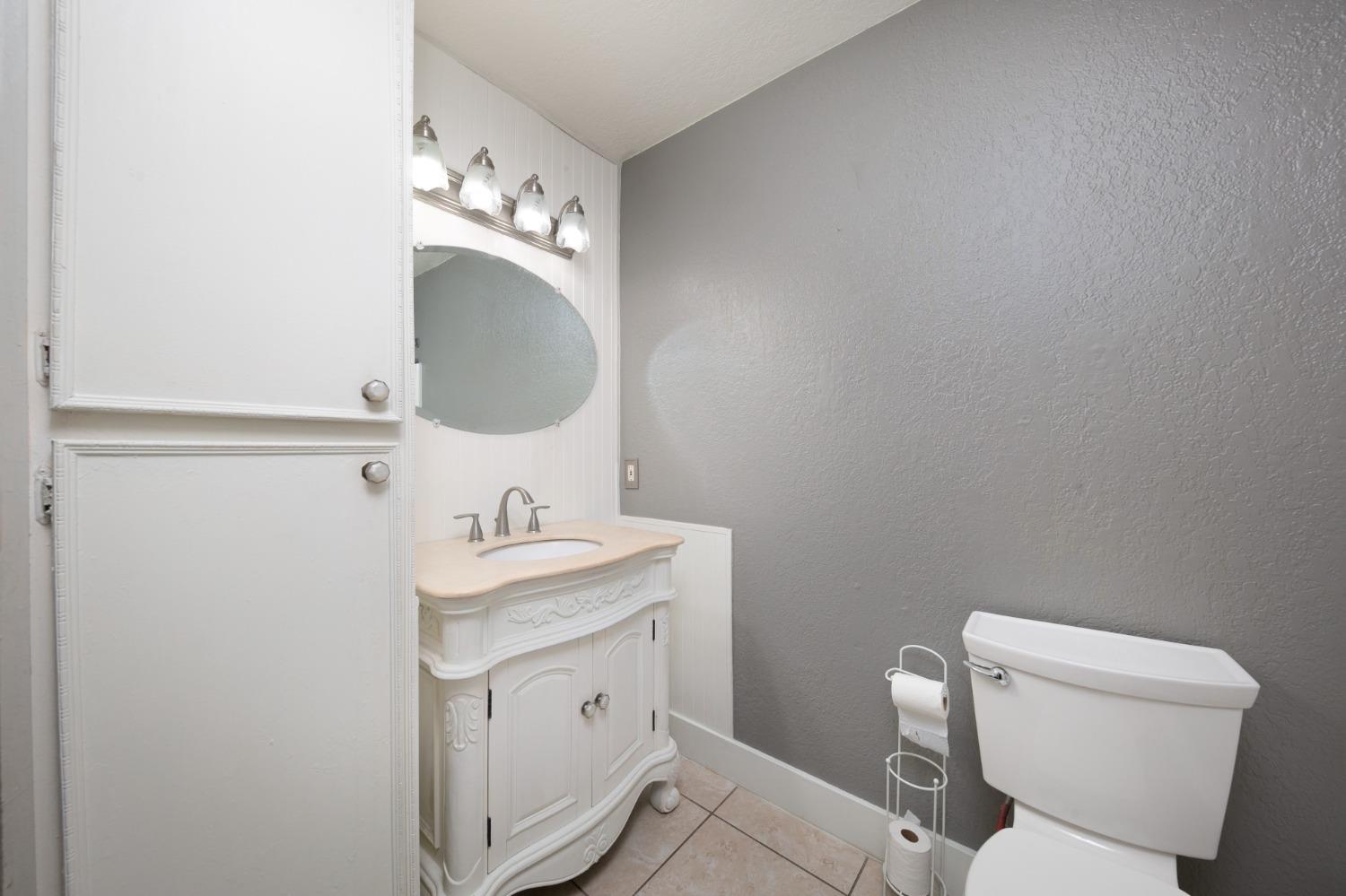 Detail Gallery Image 11 of 27 For 2524 Winchester Dr #1,  Lodi,  CA 95240 - 2 Beds | 1 Baths