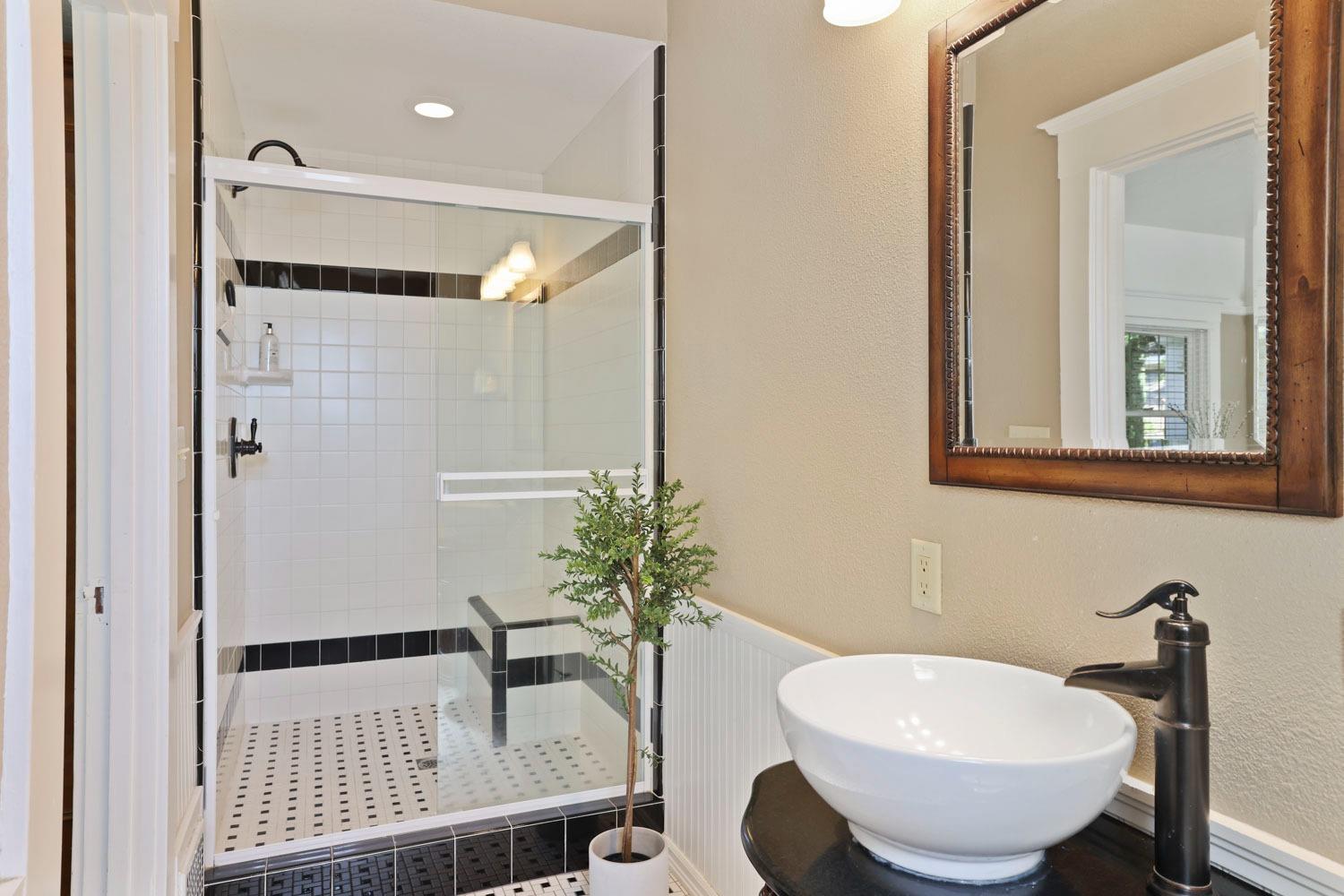 Detail Gallery Image 29 of 88 For 80 N Lower Sacramento Rd, Lodi,  CA 95242 - 4 Beds | 3/1 Baths