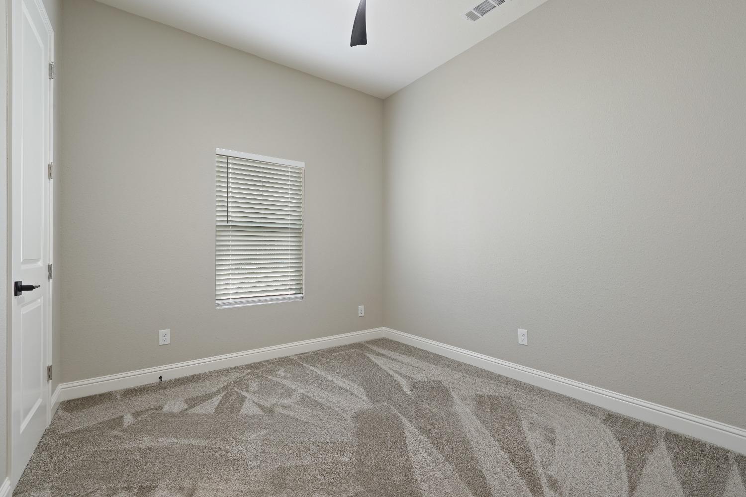 Detail Gallery Image 6 of 41 For 5774 E Cherokee Rd, Stockton,  CA 95215 - 3 Beds | 2/1 Baths