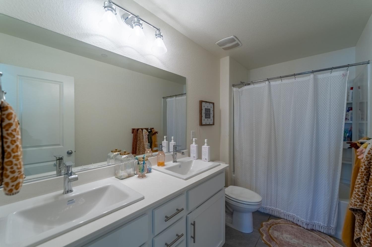 Detail Gallery Image 16 of 31 For 441 Stein Way, Waterford,  CA 95386 - 4 Beds | 2/1 Baths