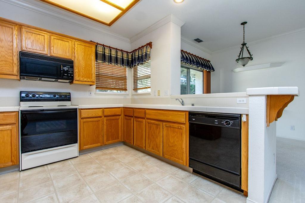 Detail Gallery Image 9 of 41 For 3372 Spring Crest Dr, Turlock,  CA 95382 - 2 Beds | 2 Baths