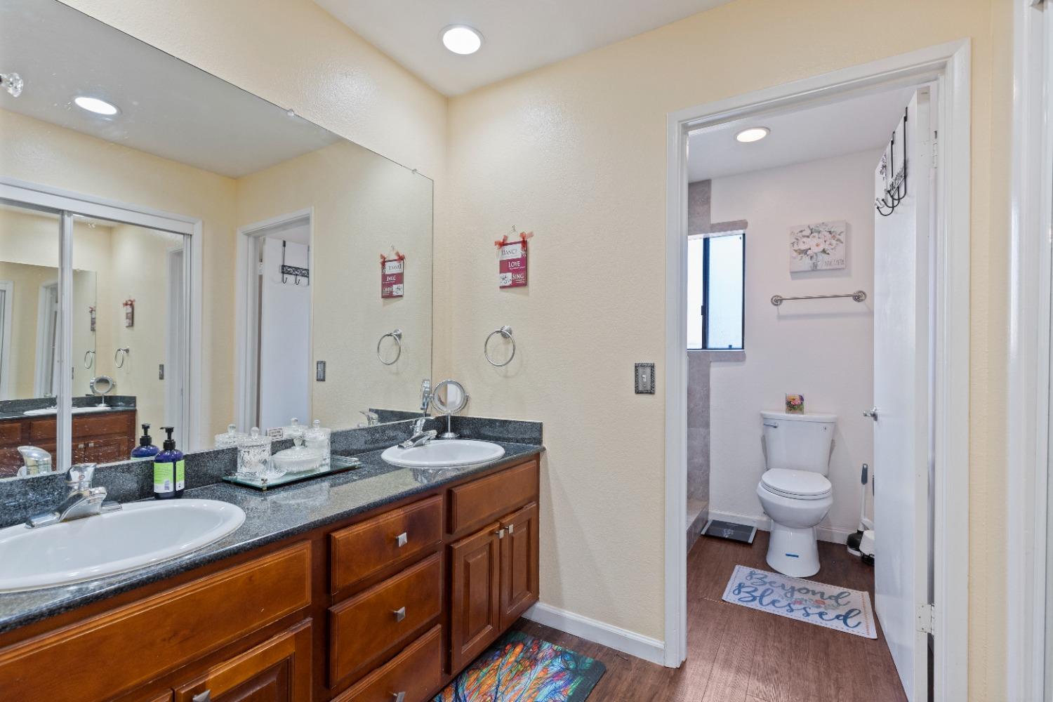 Detail Gallery Image 18 of 25 For 1240 W. Roseburg Ave a,  Modesto,  CA 95350 - 2 Beds | 2/1 Baths