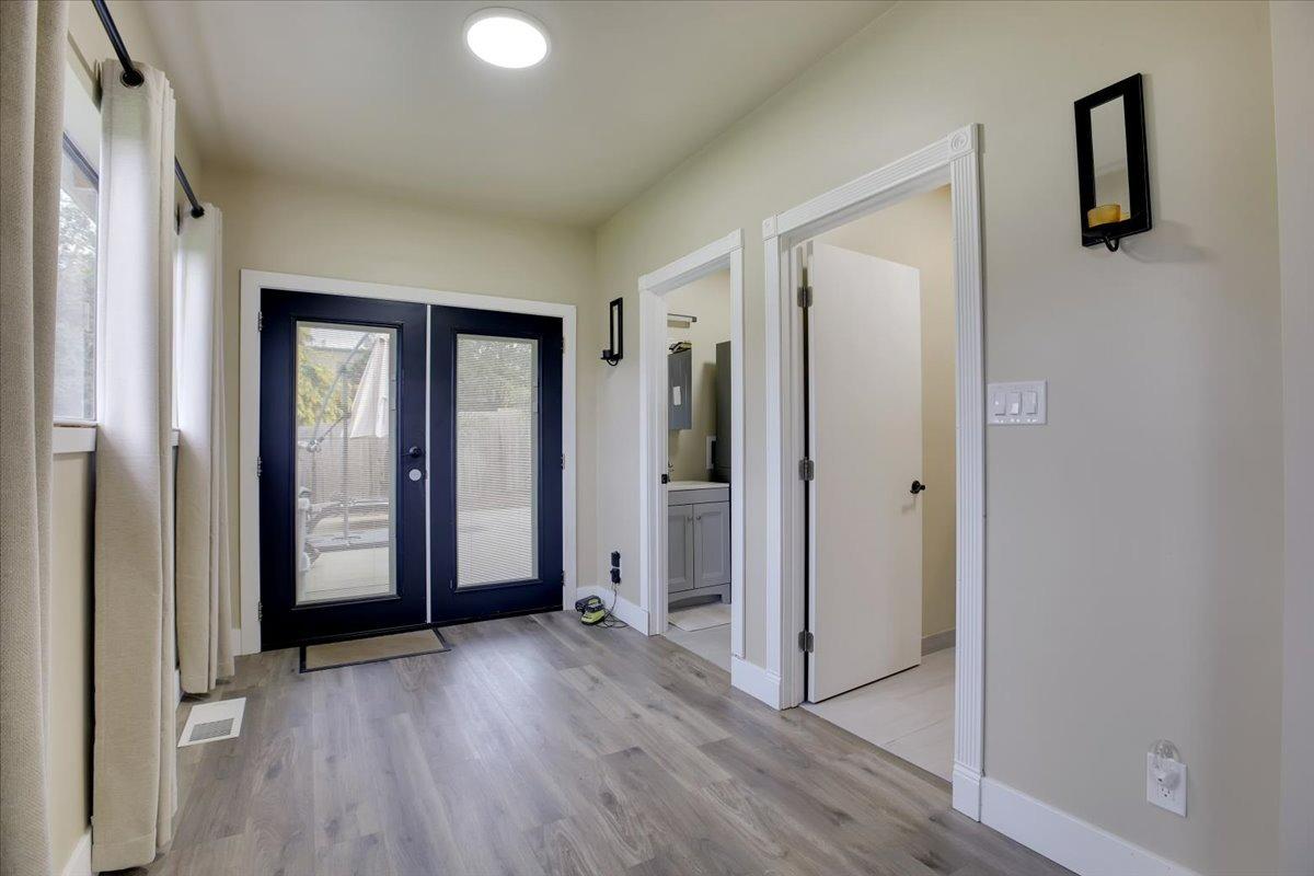 Detail Gallery Image 5 of 7 For 3880 Ponderosa Rd, Shingle Springs,  CA 95682 - 1 Beds | 1/1 Baths