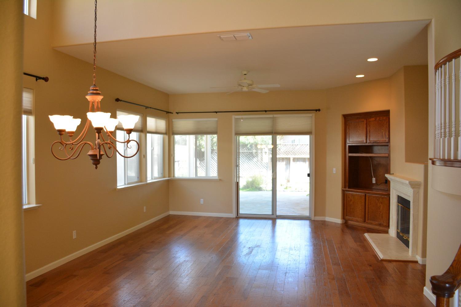 Detail Gallery Image 6 of 43 For 1620 Seven Falls Dr, Modesto,  CA 95355 - 3 Beds | 2/1 Baths