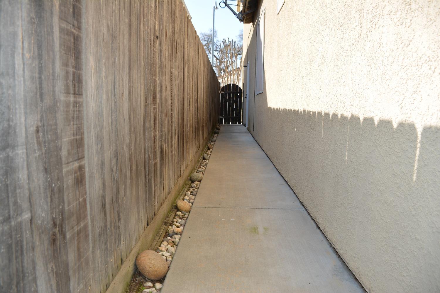 Detail Gallery Image 39 of 43 For 1620 Seven Falls Dr, Modesto,  CA 95355 - 3 Beds | 2/1 Baths