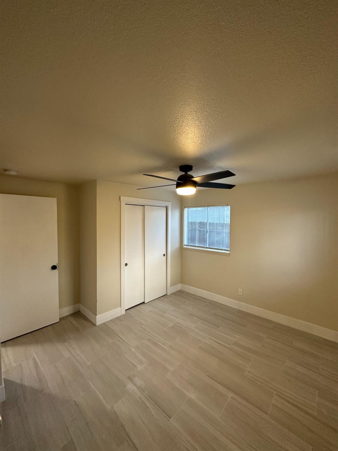 Detail Gallery Image 17 of 21 For 2400 13th St, Sacramento,  CA 95818 - 3 Beds | 1 Baths