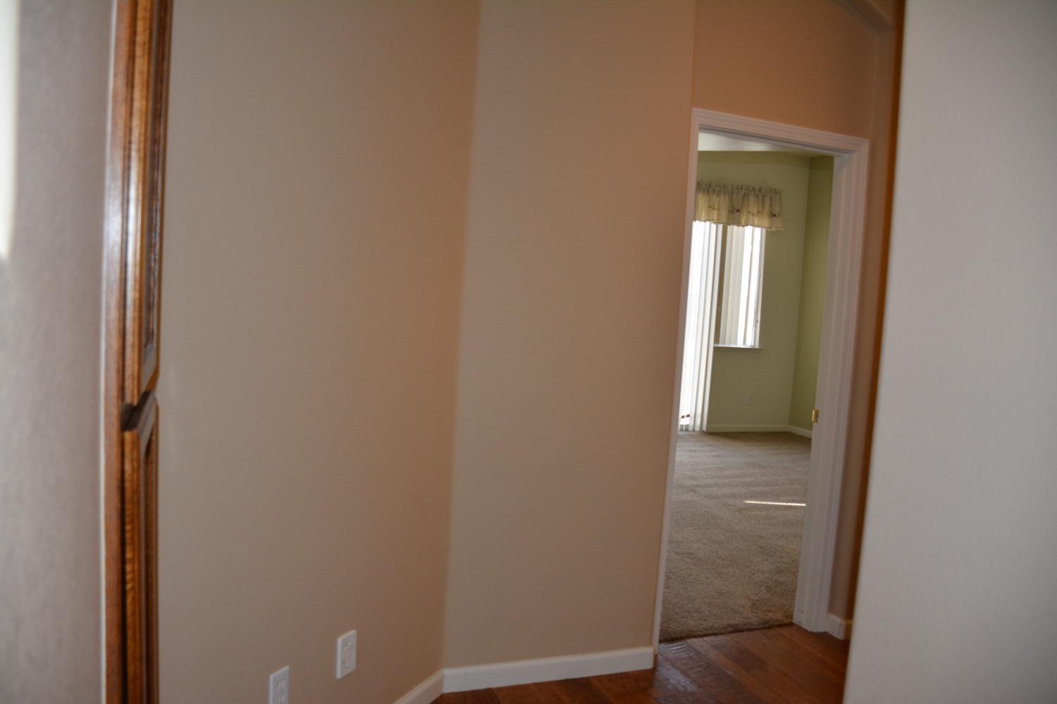 Detail Gallery Image 14 of 43 For 1620 Seven Falls Dr, Modesto,  CA 95355 - 3 Beds | 2/1 Baths