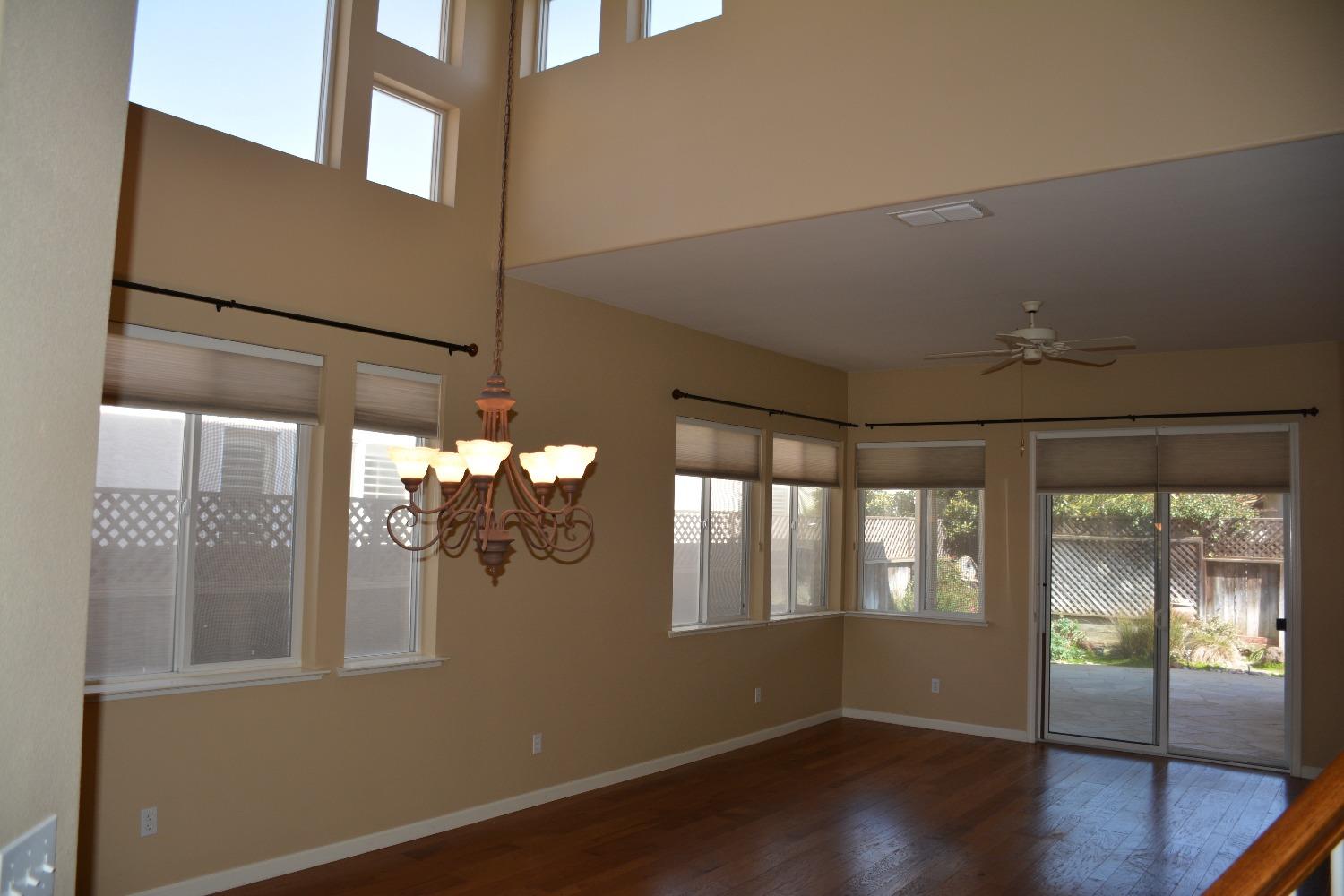 Detail Gallery Image 7 of 43 For 1620 Seven Falls Dr, Modesto,  CA 95355 - 3 Beds | 2/1 Baths