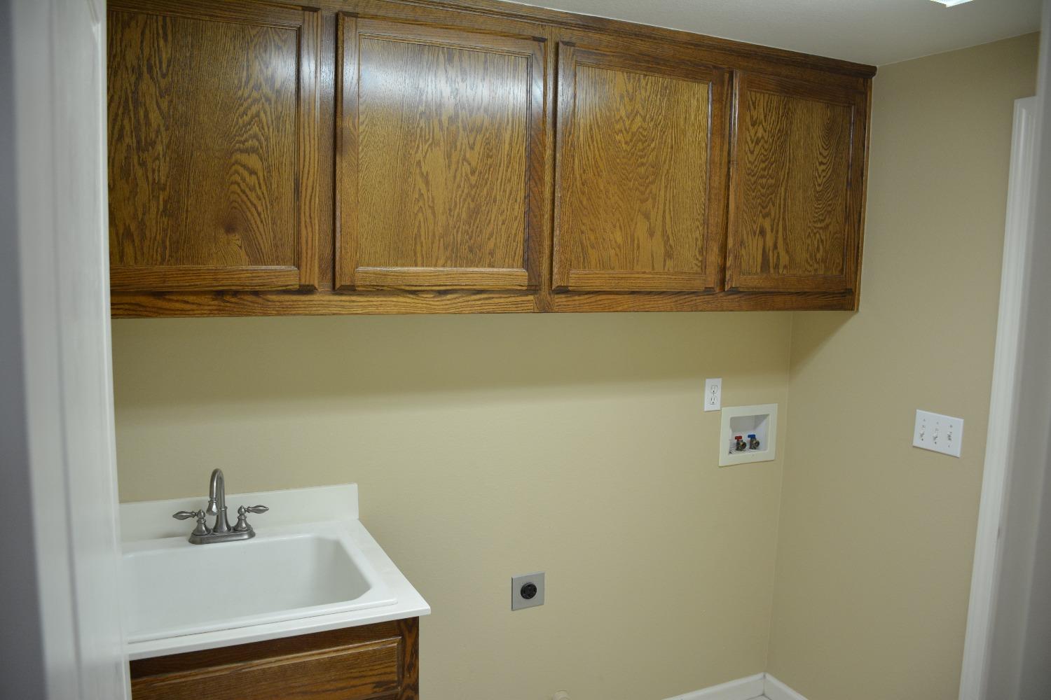 Detail Gallery Image 12 of 43 For 1620 Seven Falls Dr, Modesto,  CA 95355 - 3 Beds | 2/1 Baths
