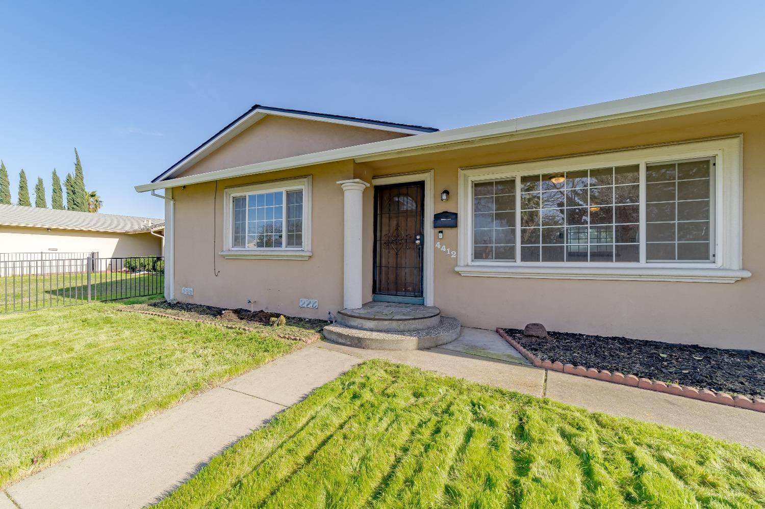 Detail Gallery Image 1 of 1 For 4412 Penwith Way, North Highlands,  CA 95660 - 3 Beds | 1 Baths