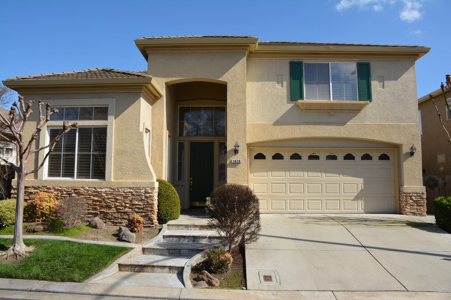 Detail Gallery Image 2 of 43 For 1620 Seven Falls Dr, Modesto,  CA 95355 - 3 Beds | 2/1 Baths