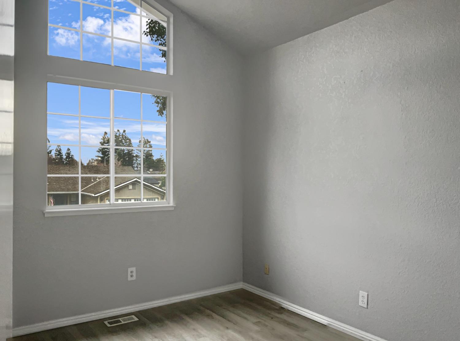 Detail Gallery Image 27 of 49 For 1731 Lakeshore Dr, Lodi,  CA 95242 - 3 Beds | 2/1 Baths