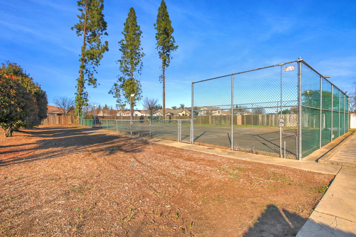 Detail Gallery Image 17 of 97 For 3457 Colusa Hwy, Yuba City,  CA 95993 - 5 Beds | 3/1 Baths