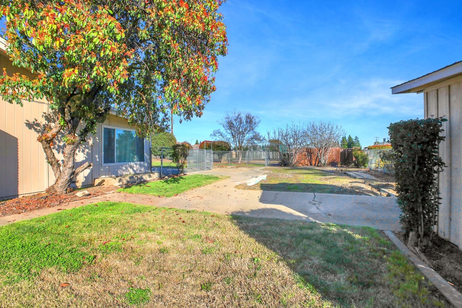 Detail Gallery Image 6 of 97 For 3457 Colusa Hwy, Yuba City,  CA 95993 - 5 Beds | 3/1 Baths