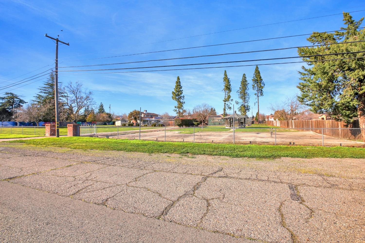 Detail Gallery Image 12 of 97 For 3457 Colusa Hwy, Yuba City,  CA 95993 - 5 Beds | 3/1 Baths