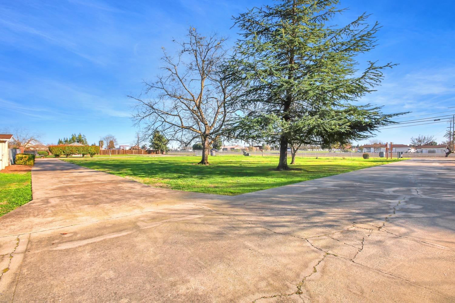 Detail Gallery Image 4 of 97 For 3457 Colusa Hwy, Yuba City,  CA 95993 - 5 Beds | 3/1 Baths