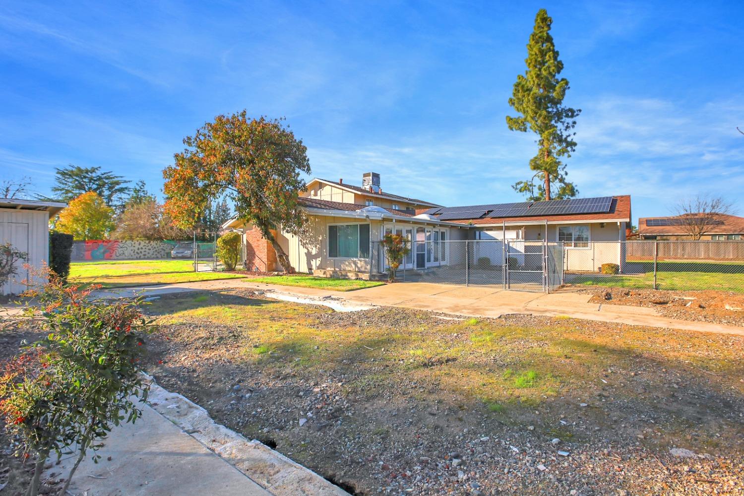 Detail Gallery Image 7 of 97 For 3457 Colusa Hwy, Yuba City,  CA 95993 - 5 Beds | 3/1 Baths