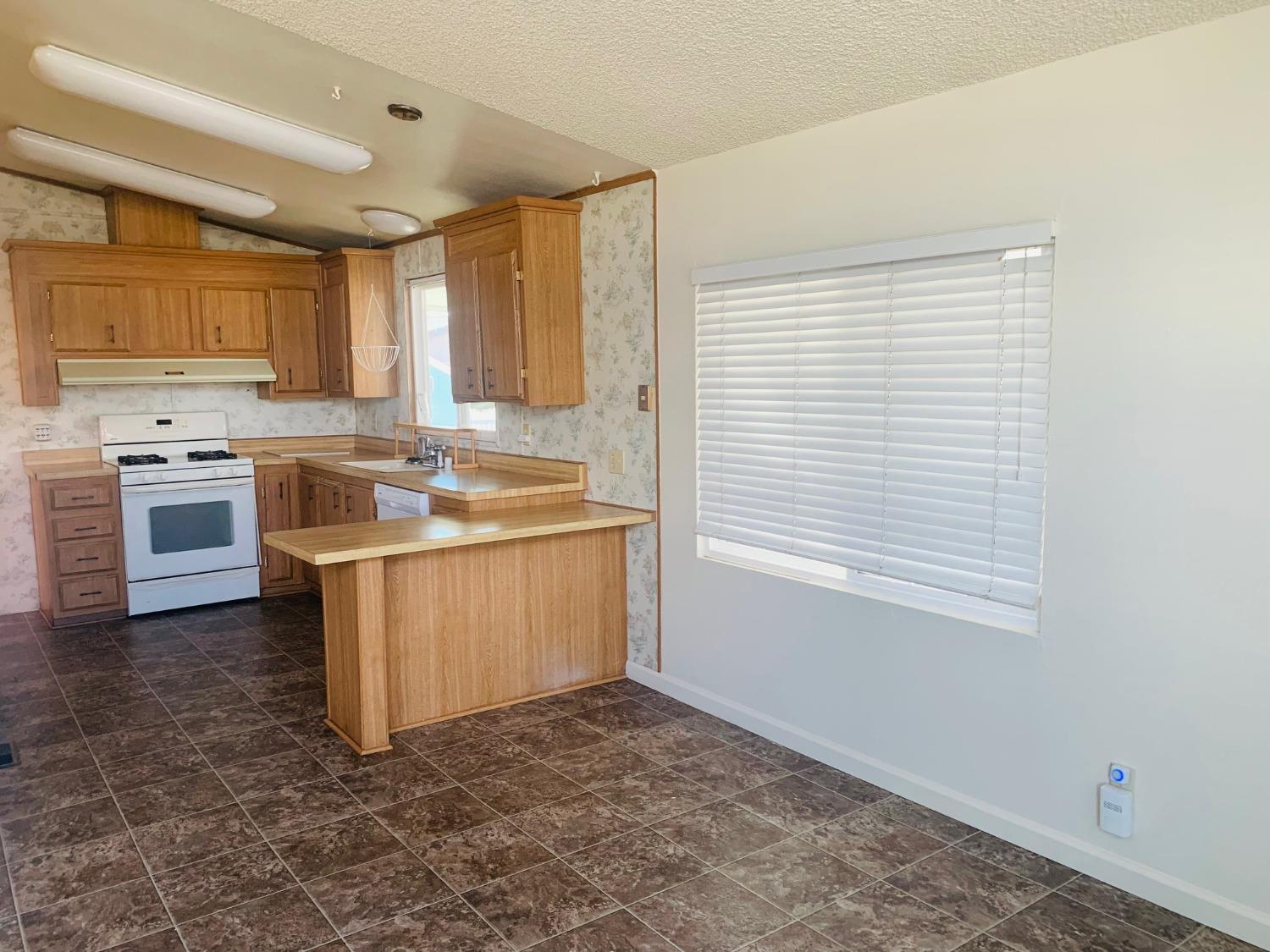 Detail Gallery Image 13 of 21 For 19667 American Ave 53, Hilmar,  CA 95324 - 2 Beds | 2 Baths