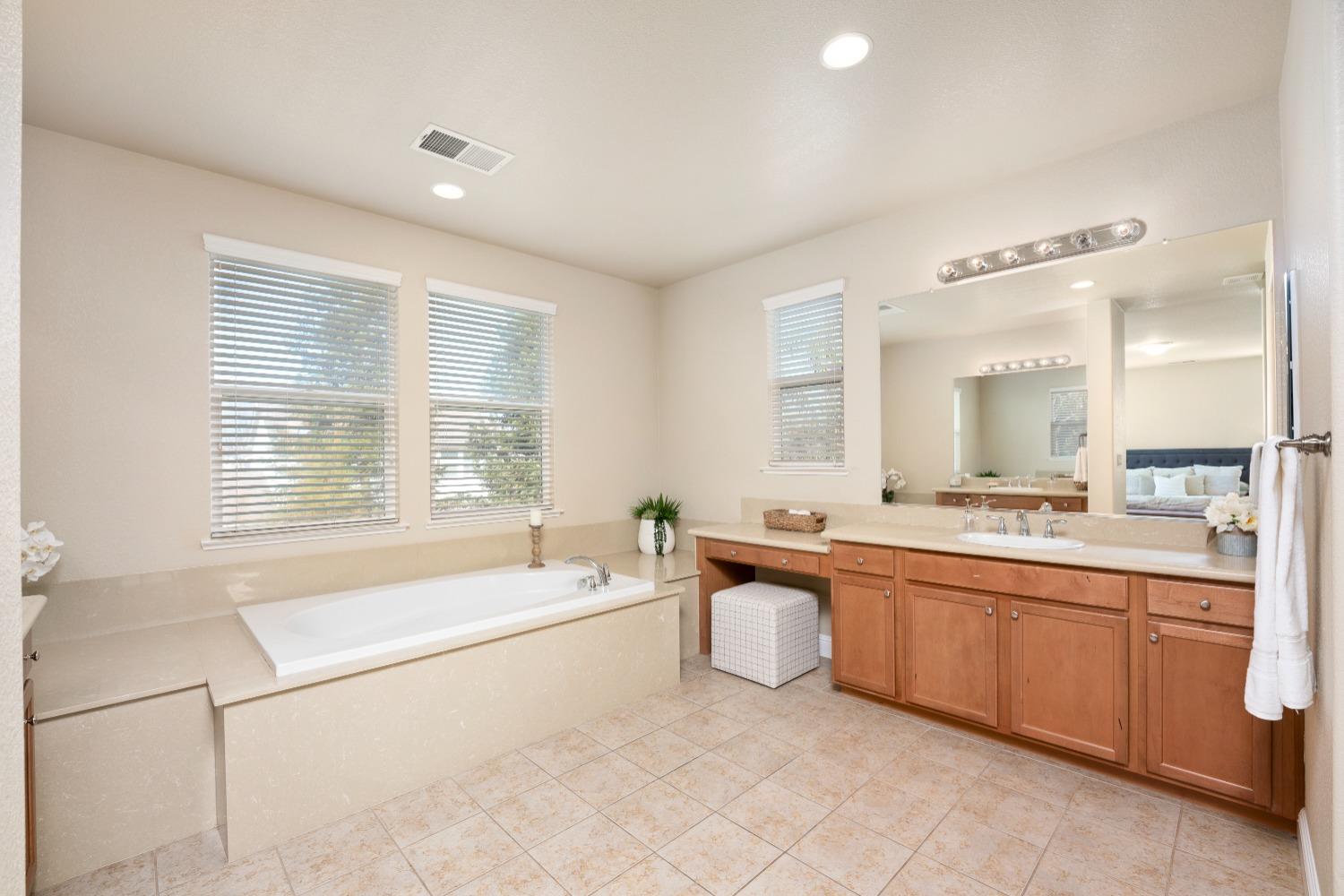 Detail Gallery Image 25 of 47 For 1022 Silver Saddle Ln, Rocklin,  CA 95765 - 4 Beds | 3/1 Baths