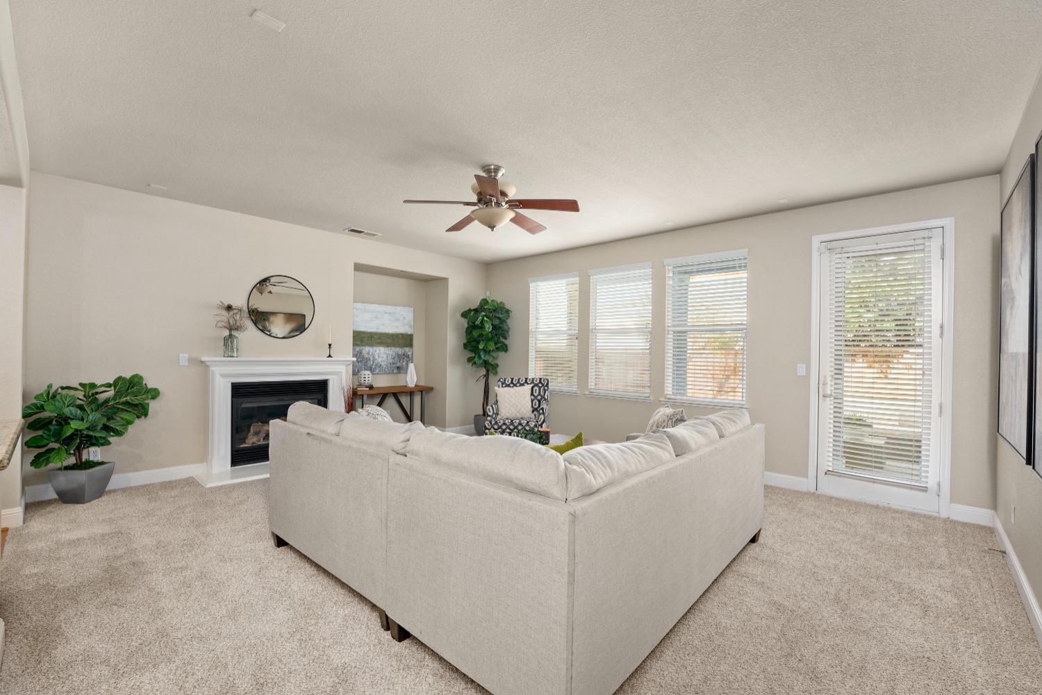 Detail Gallery Image 15 of 47 For 1022 Silver Saddle Ln, Rocklin,  CA 95765 - 4 Beds | 3/1 Baths