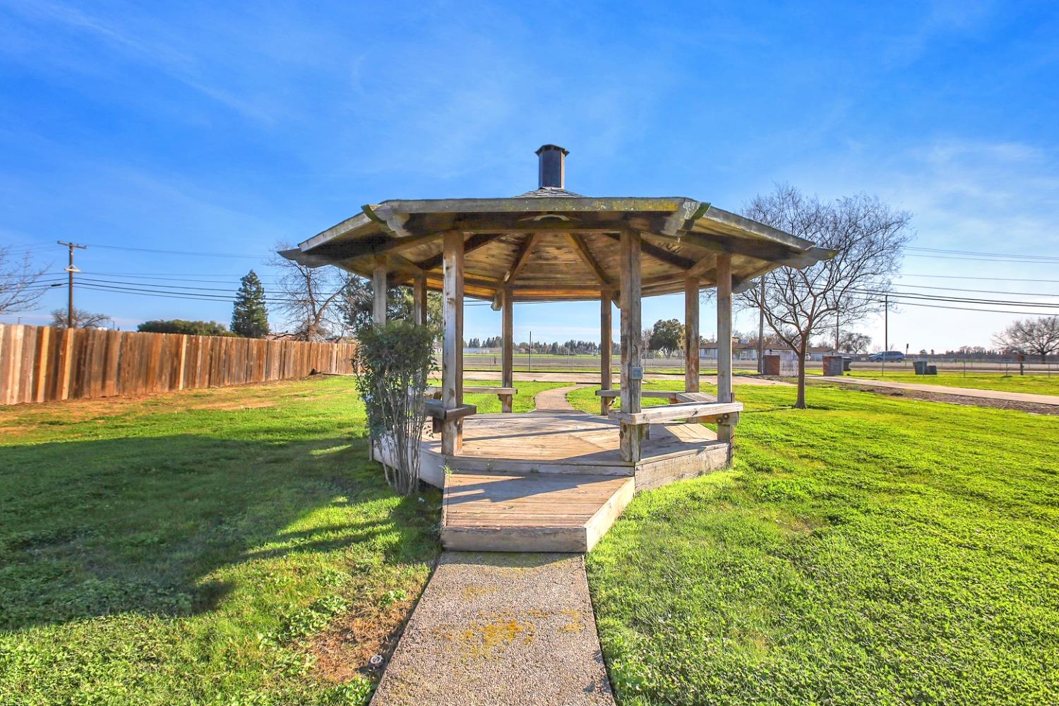 Detail Gallery Image 15 of 97 For 3457 Colusa Hwy, Yuba City,  CA 95993 - 5 Beds | 3/1 Baths